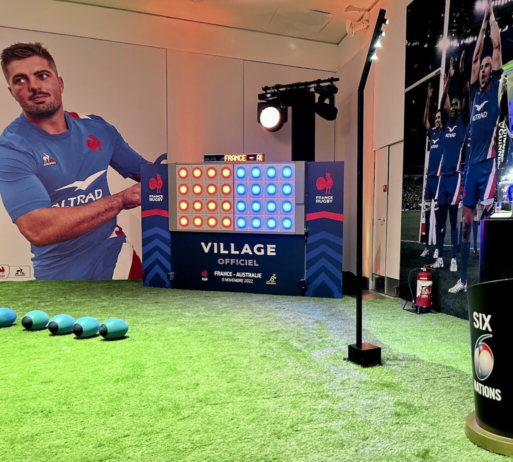 Joueur de rugby devant le mur digital